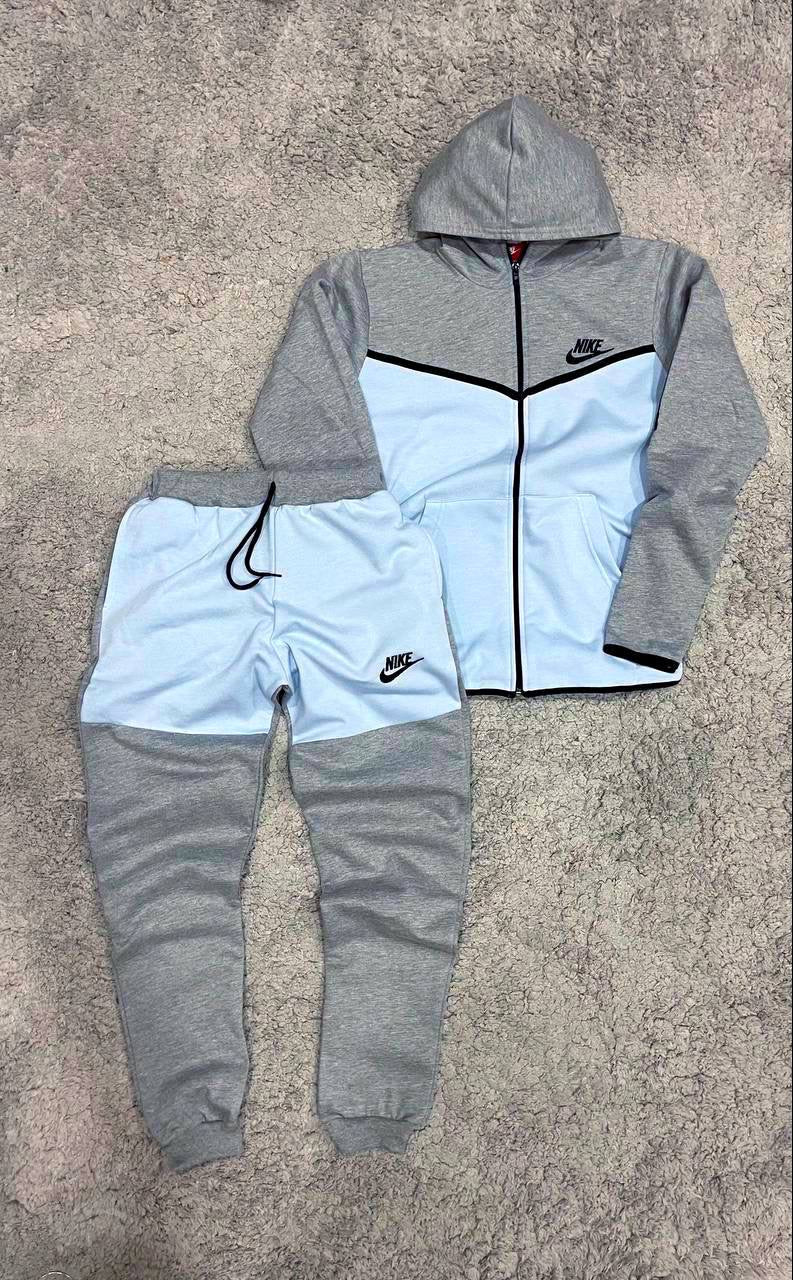 NIKE TECH FLEECE CIELO/GRIS