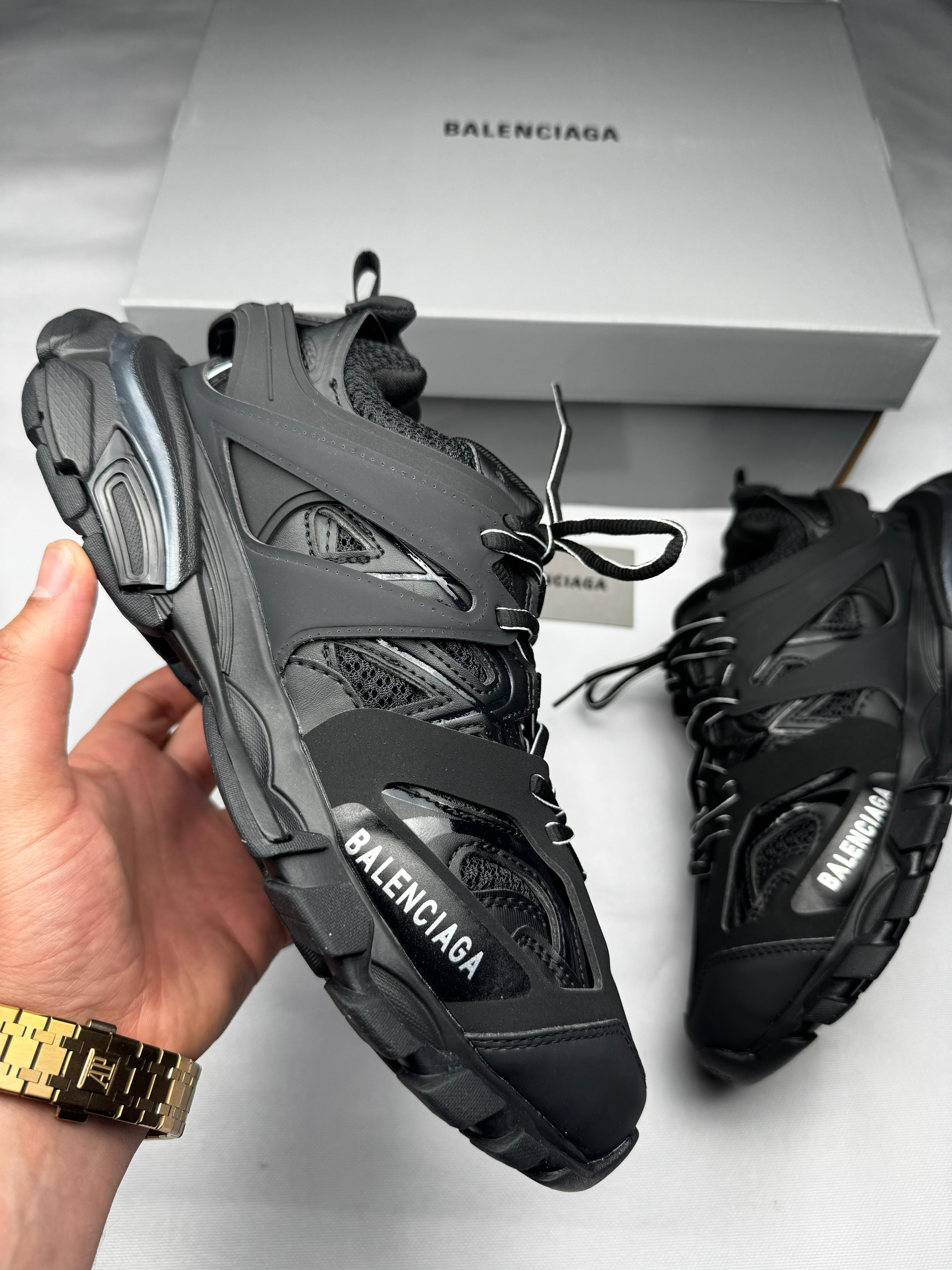Balenciaga track “calidad máxima”