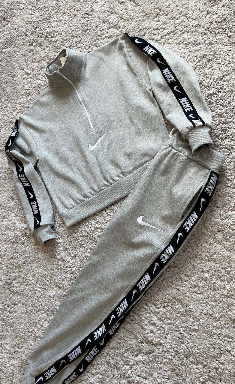 Chandal mujer Nike gris