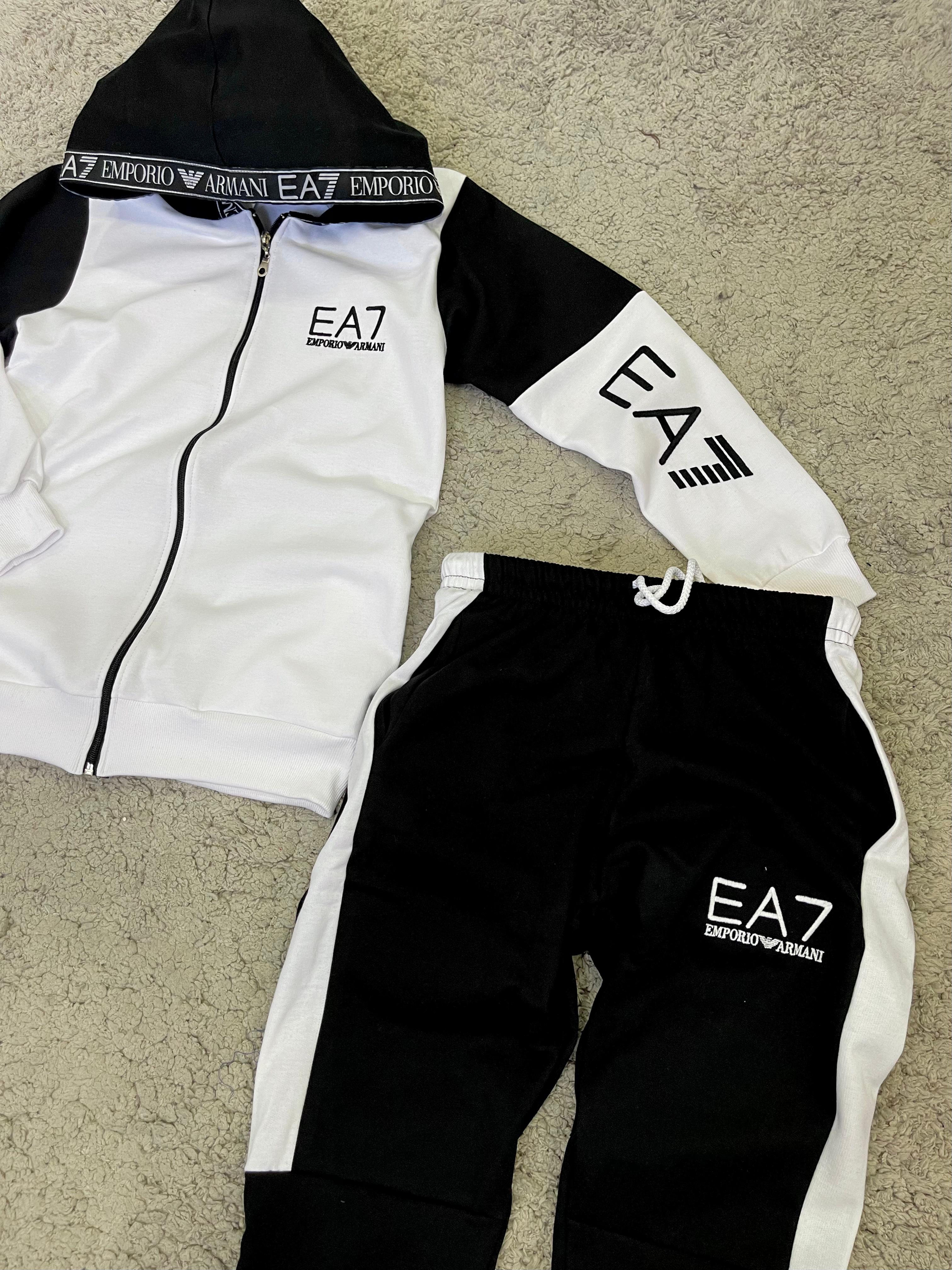 Nuevo Chándal EA7 armani negro blanco