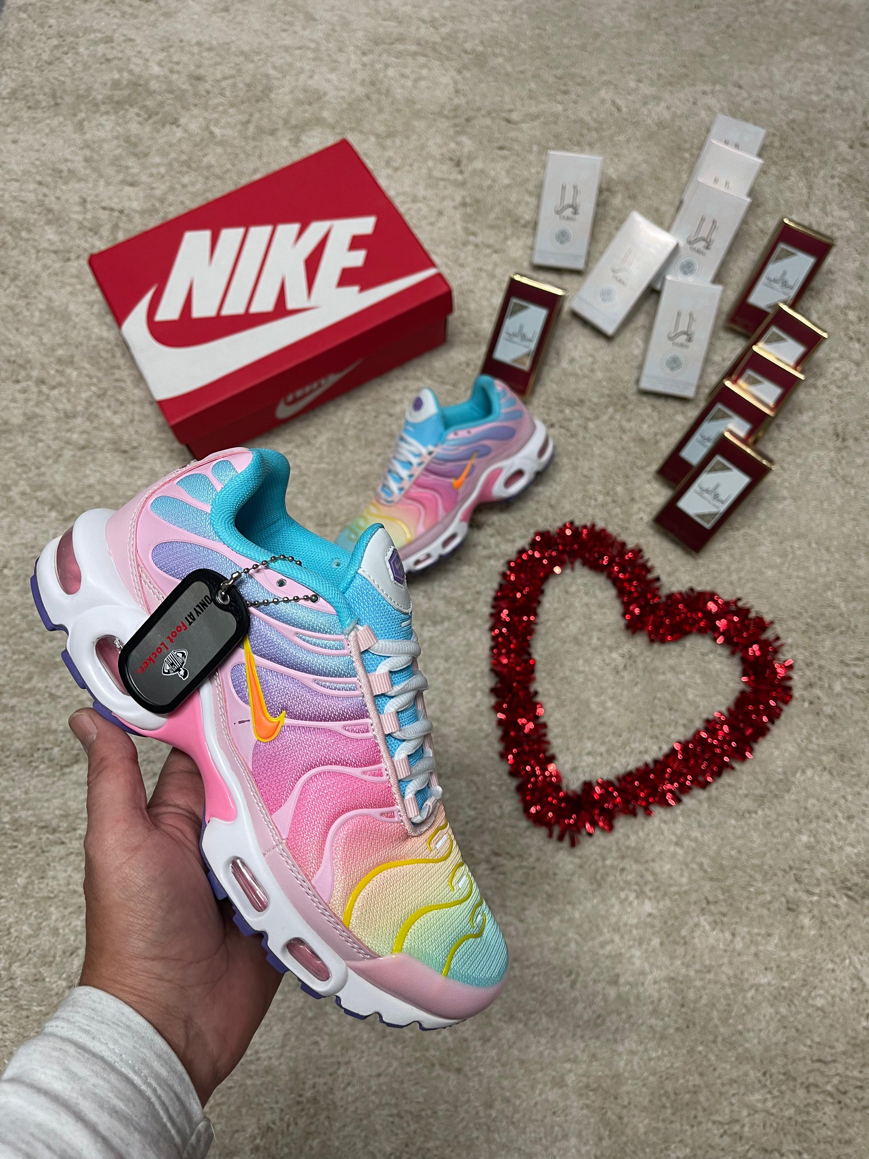 NIKE TN ROSA +PERFUME+MOCHILA FINDE
