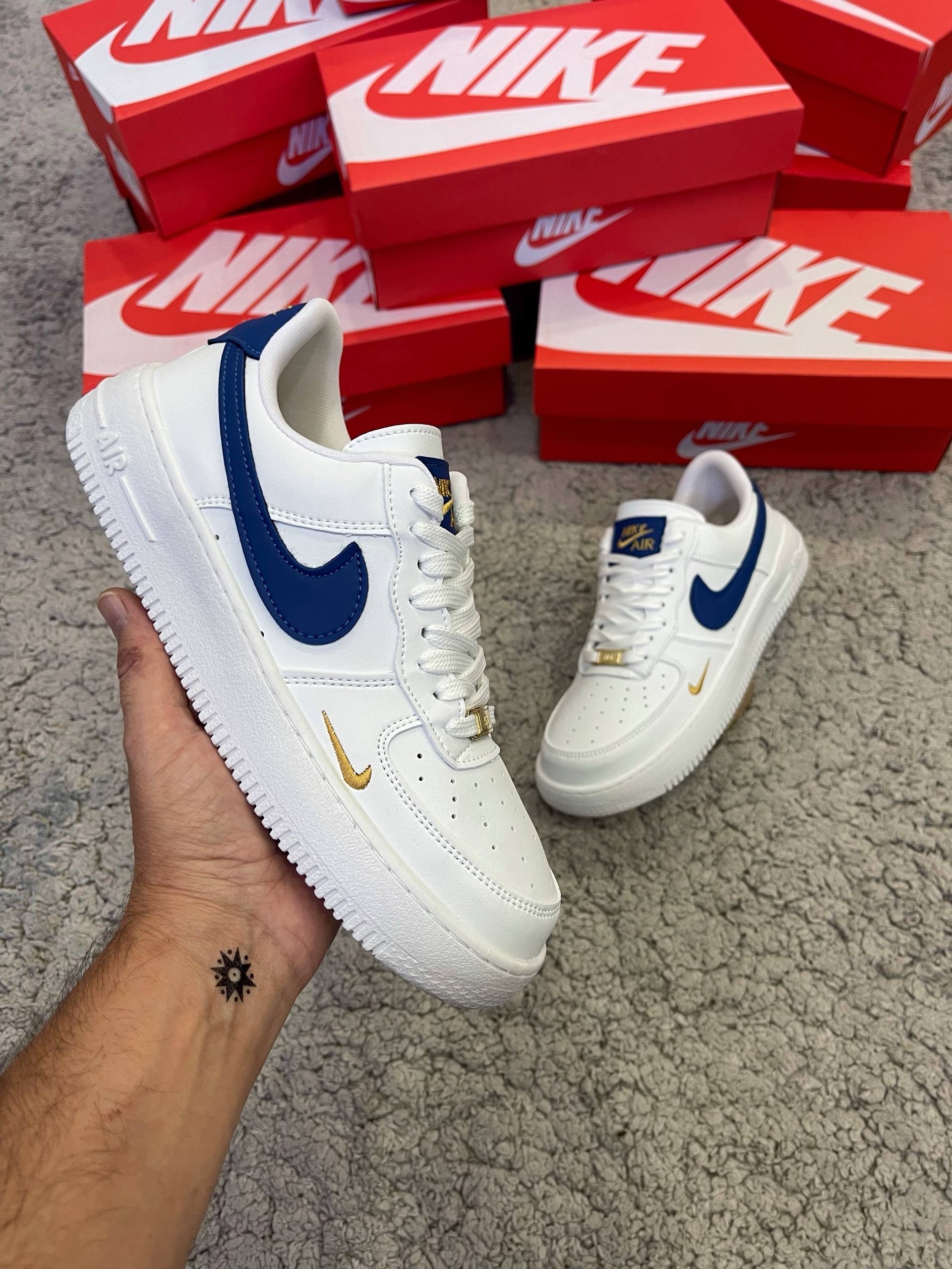 Zapatillas Air Force Blancas logo azul