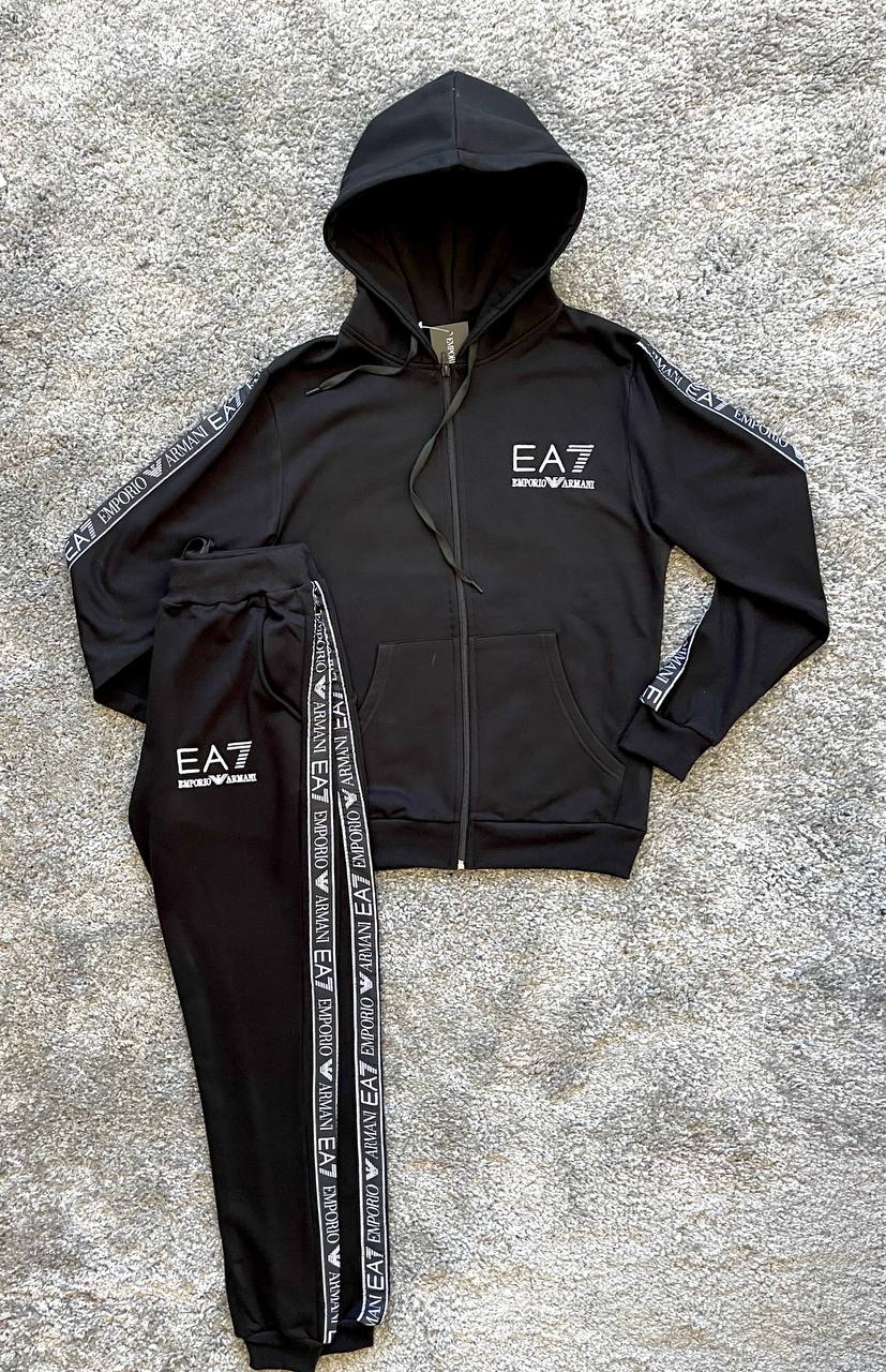 Chándal EA7 bordado negro