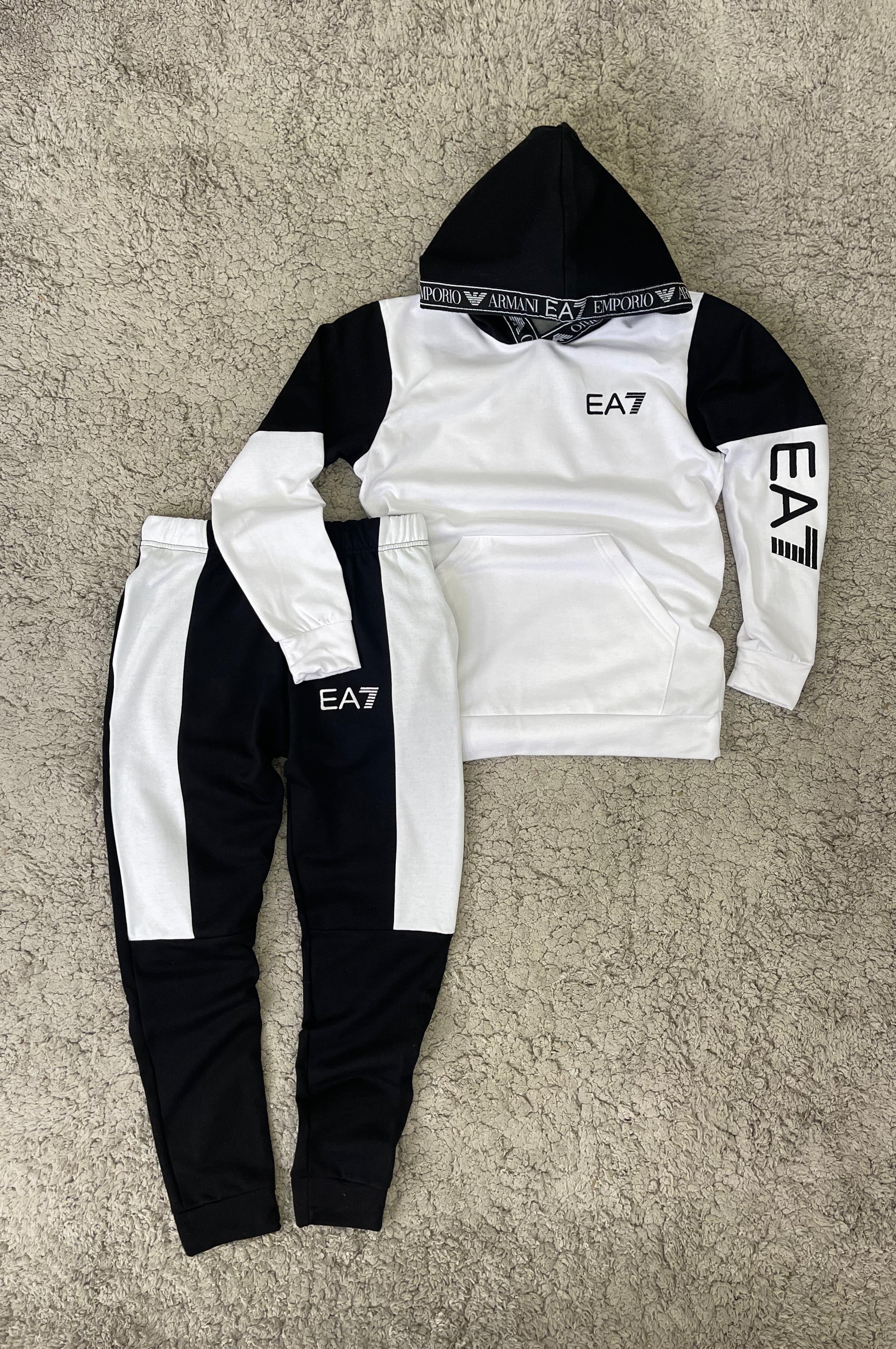 Nuevo Chándal EA7