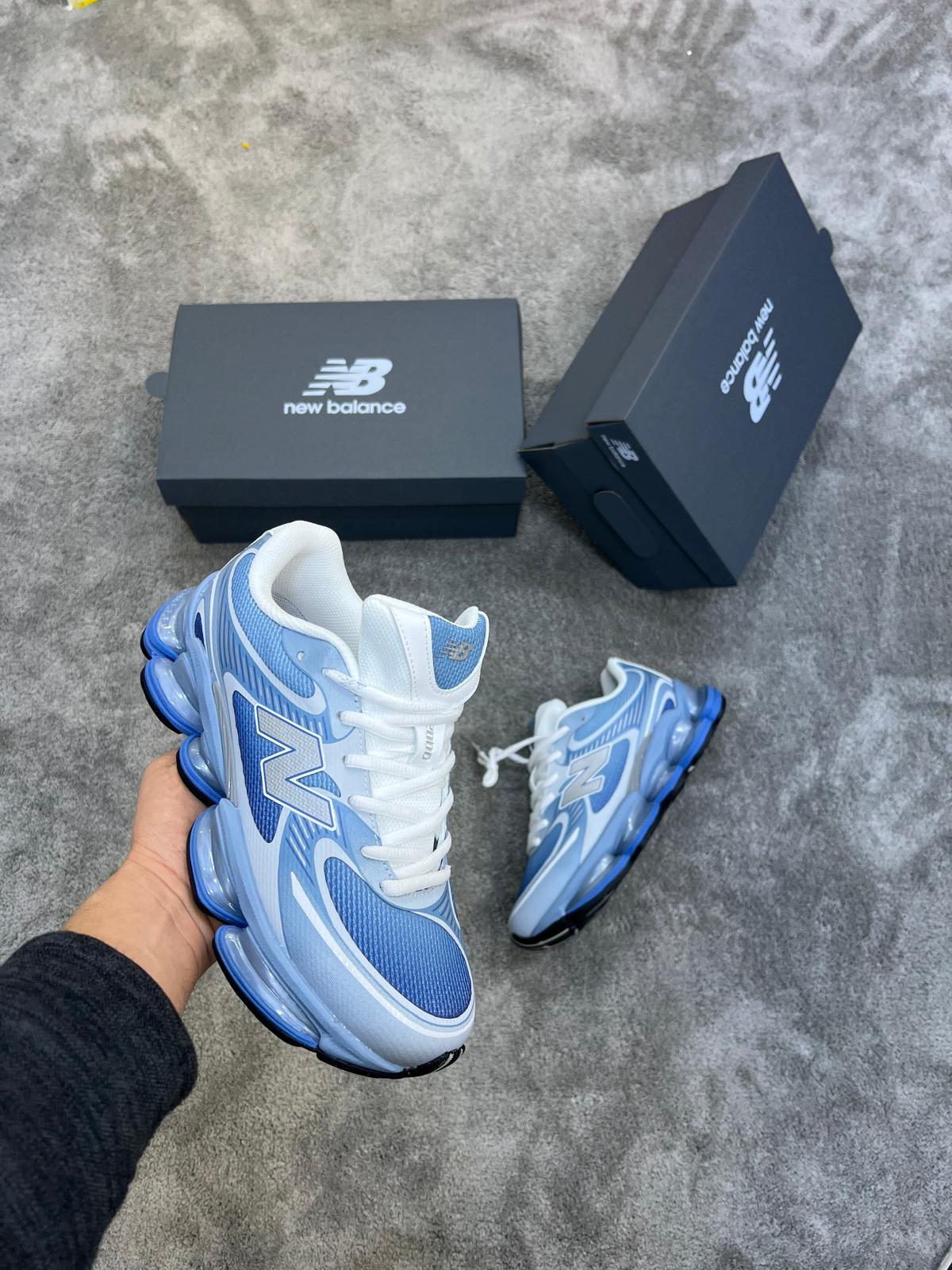 New Balance 2000
