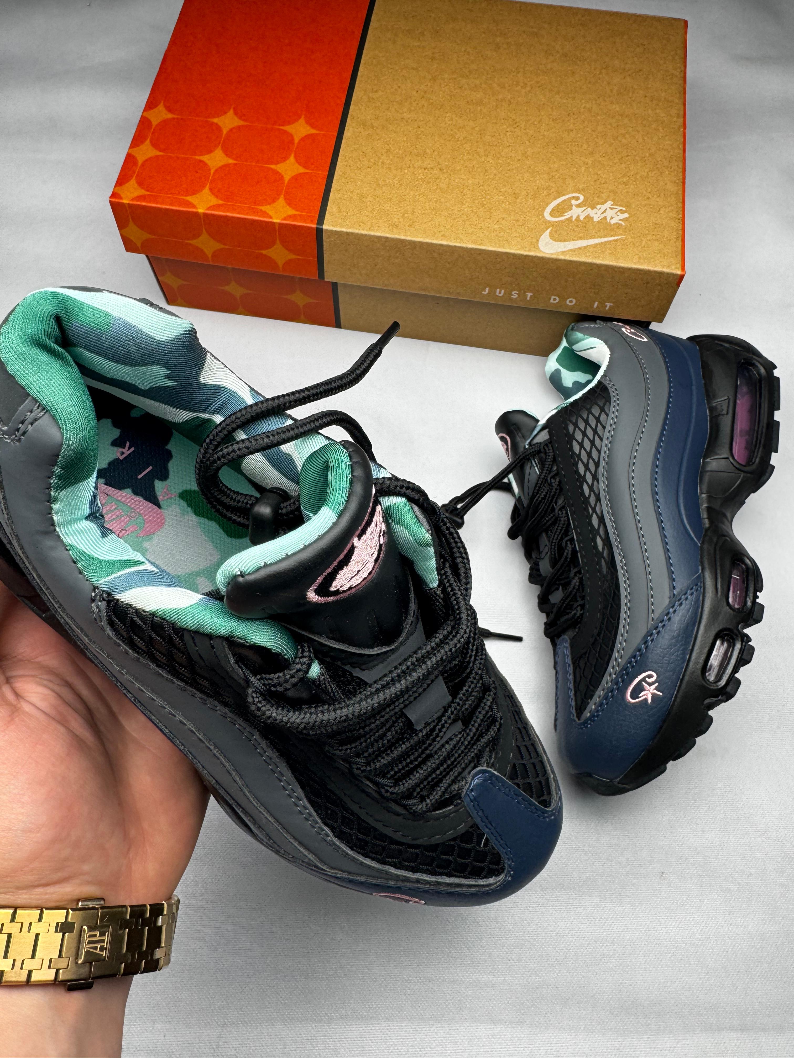 Nike Air Max 95 With Pink