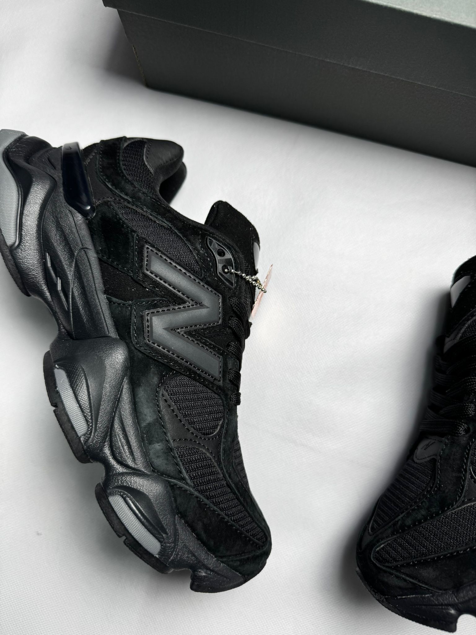 New Balance 9060 All Black