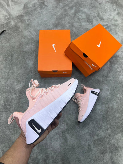 Nike free Metcon máxima calidad. Rosa