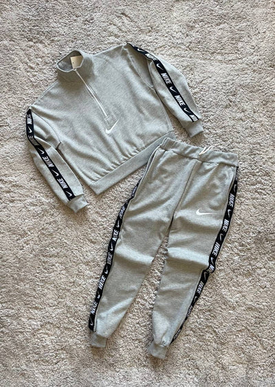 Chandal mujer Nike gris