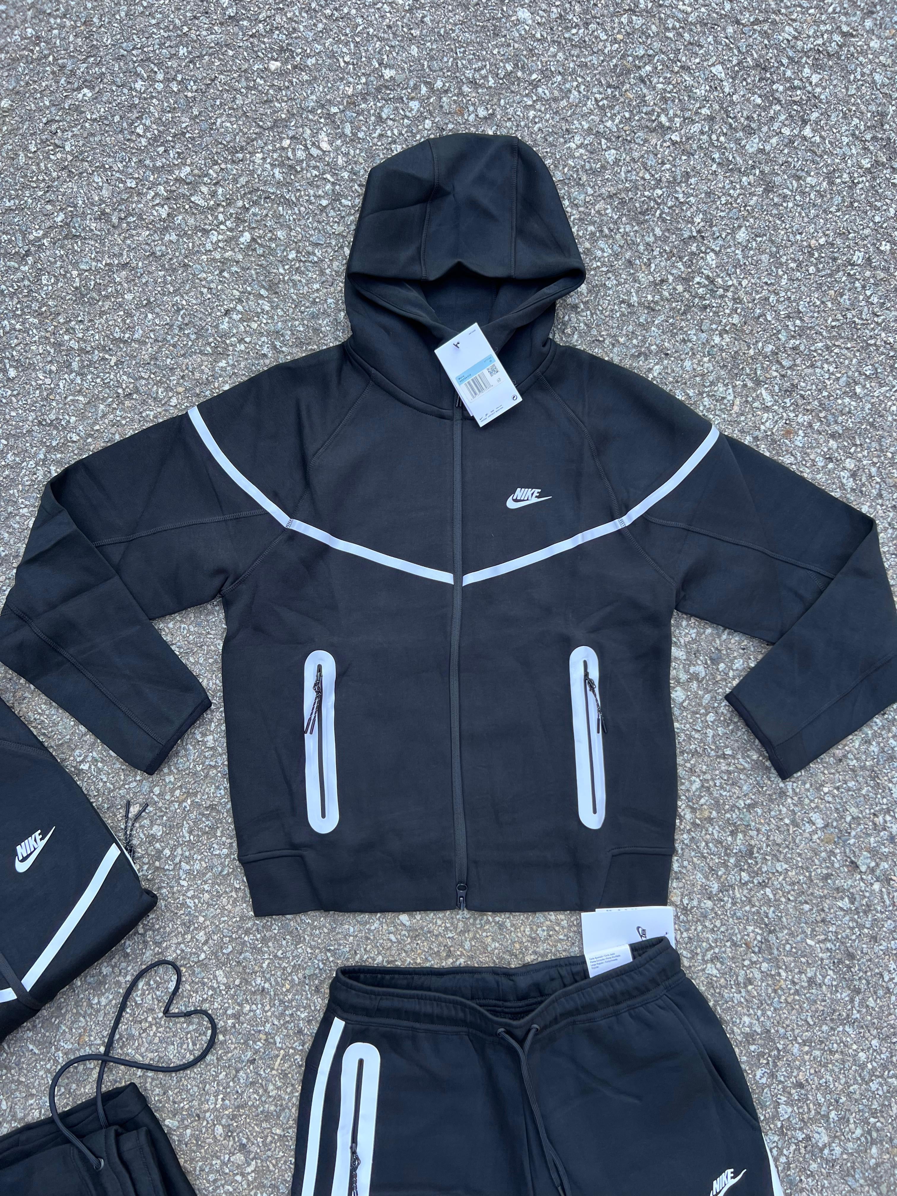 Chándal Nike tech eléctrico