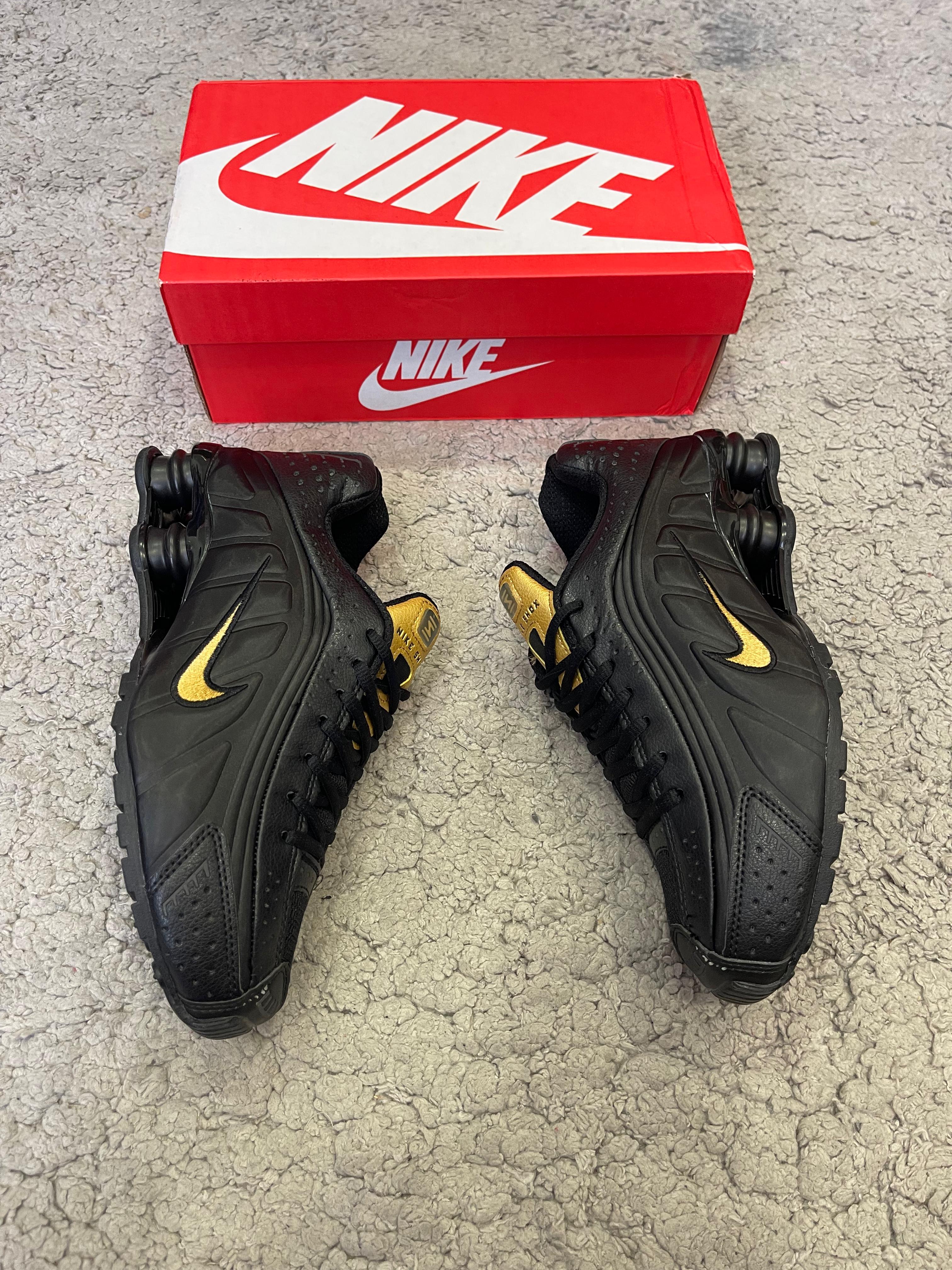 Nike Shox R4 negras