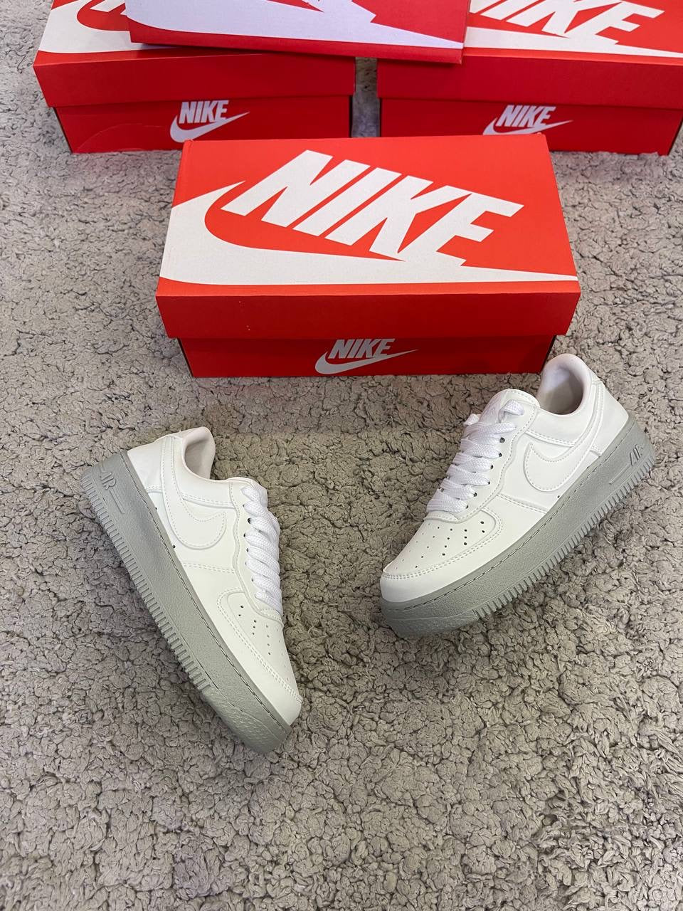 AIR FORCE 1 (blanca suela gris ) "calidad MEDIA"