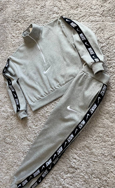 Chandal mujer Nike gris