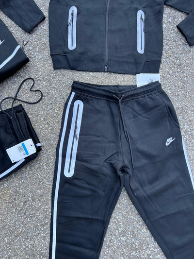 Chándal Nike tech eléctrico