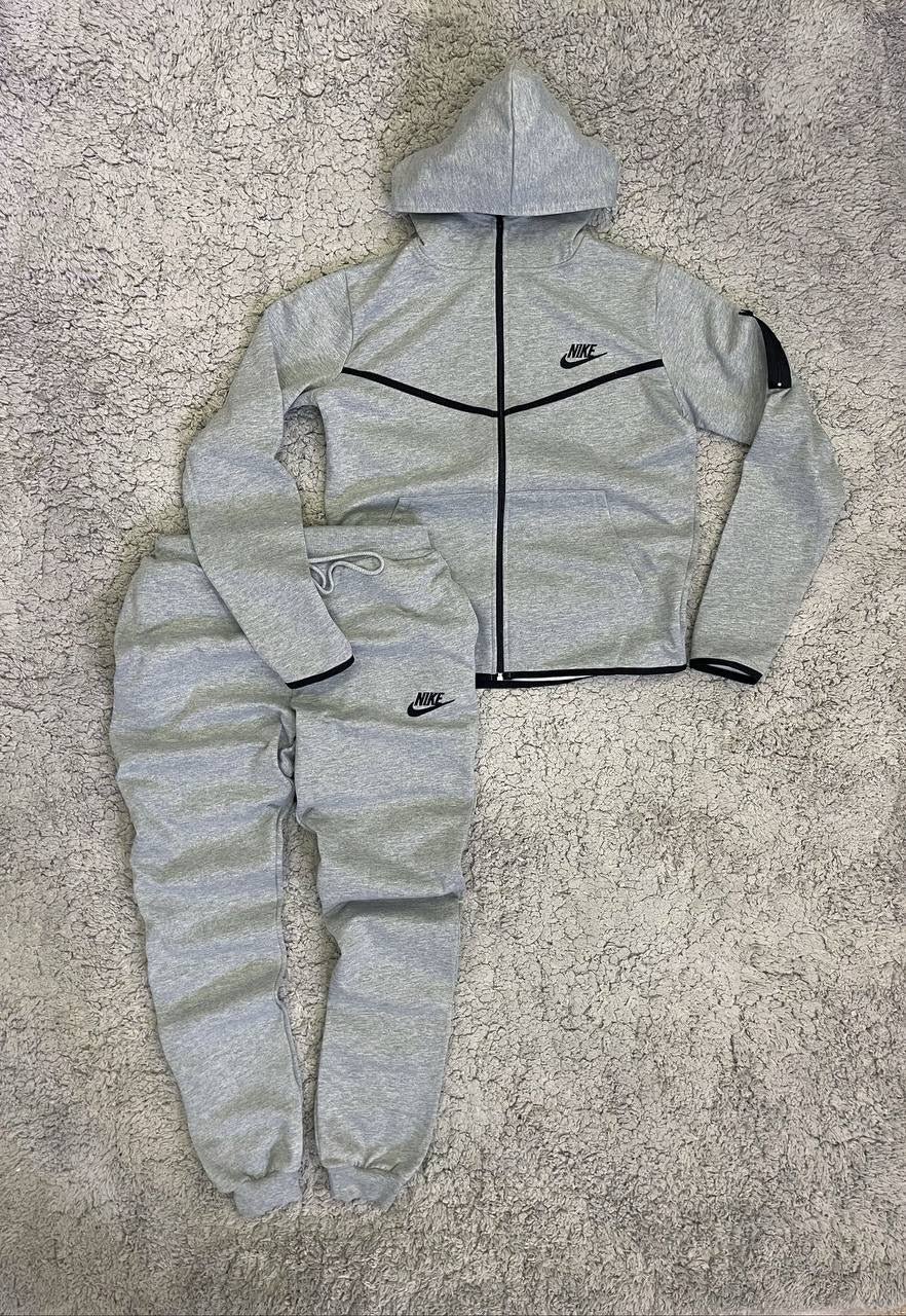 Tech Fleece Gris
