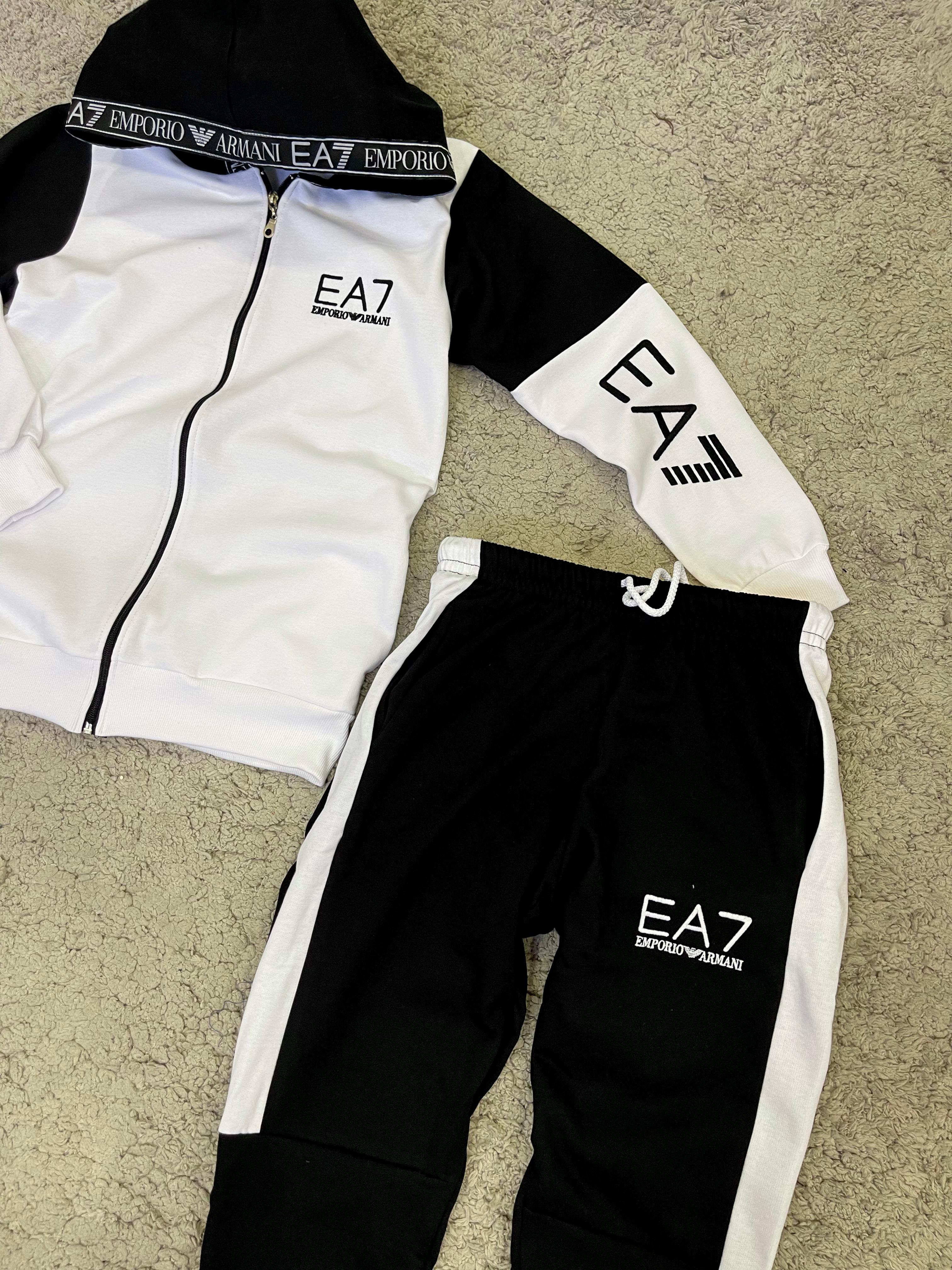 Nuevo Chándal EA7  armani negro blanco