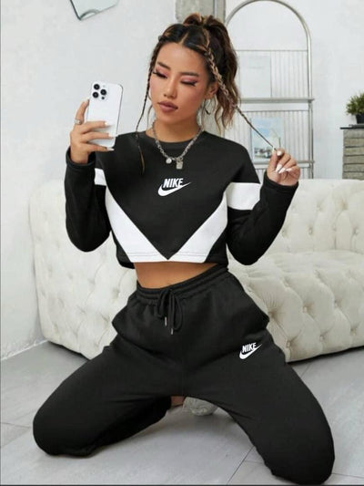 Conjunto Nike mujer negro