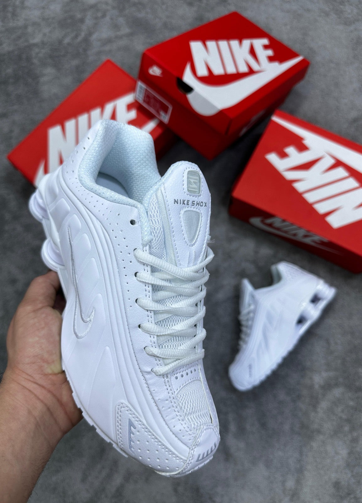 Nike Shox R4