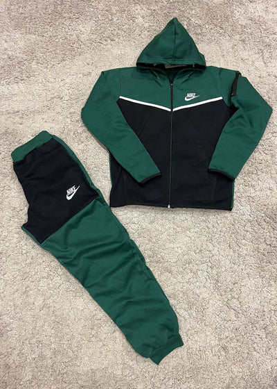 NIKE TECH FLEECE VERDE Y NEGRO