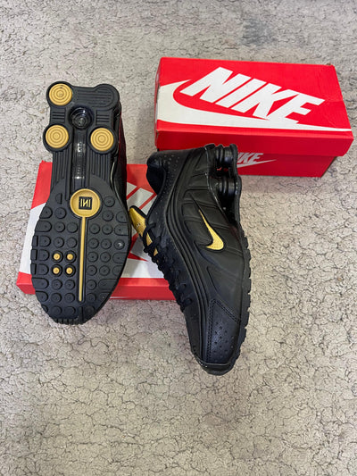 Nike Shox R4 negras