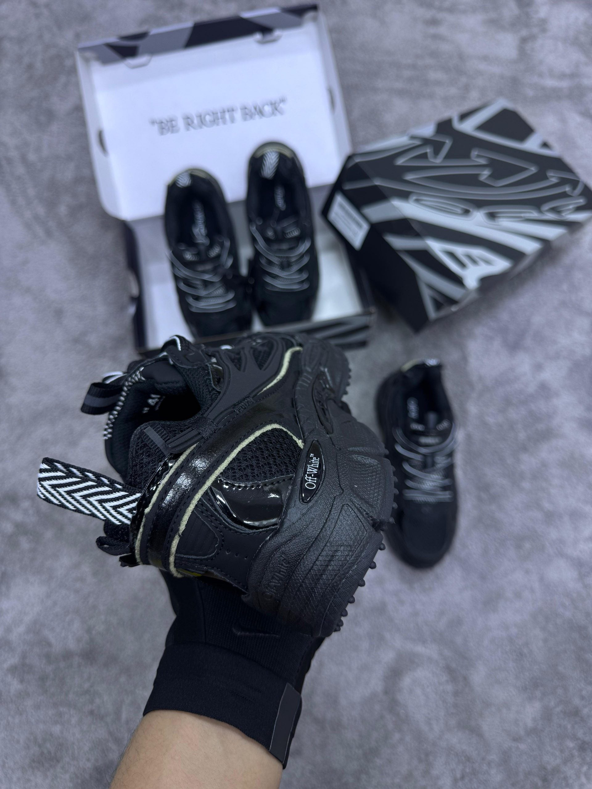 OFF-WHITE Be Right