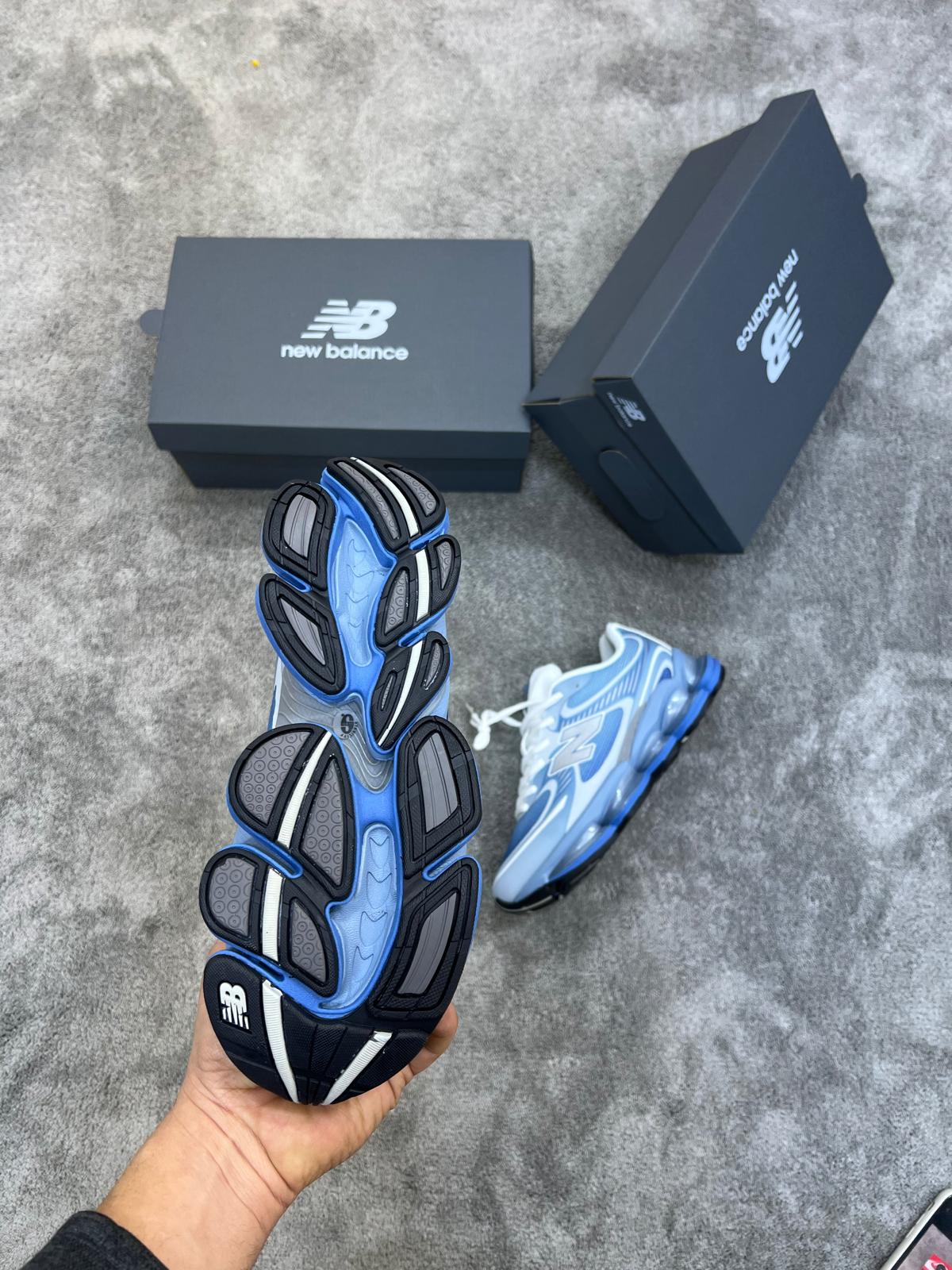 New Balance  2000