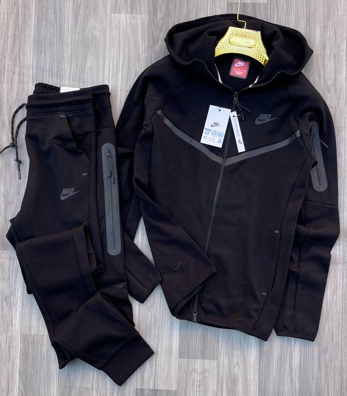 Nike tech